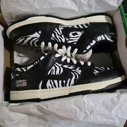Nike Sb Dunk Quarter Snack Zebra Cakes