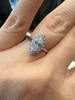 14K white gold 1.25ct marquis cut natural diamonds gorgeous ring with certificate