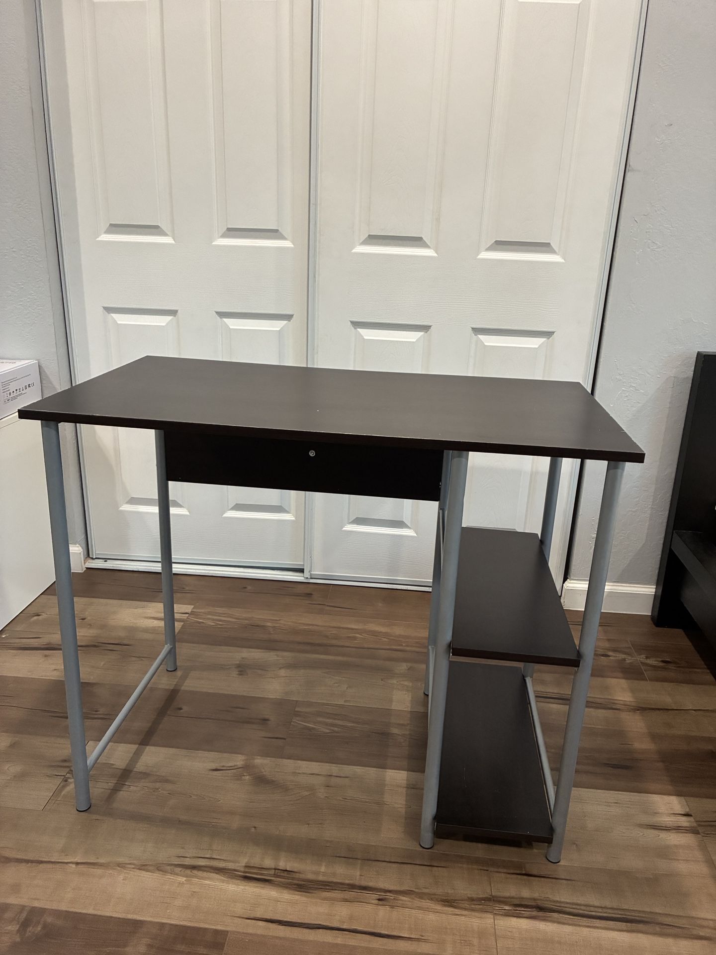 Compact Computer Table for Sale – Perfect for Small Spaces!