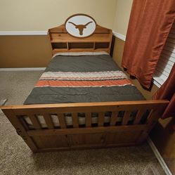 Texas Longhorns Full Size Bed (Mattress & Bedding not Included)