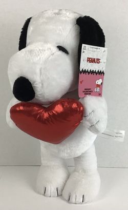 Valentine's Day Peanuts 18 in Tall Snoopy with Heart Porch Greeter NWT