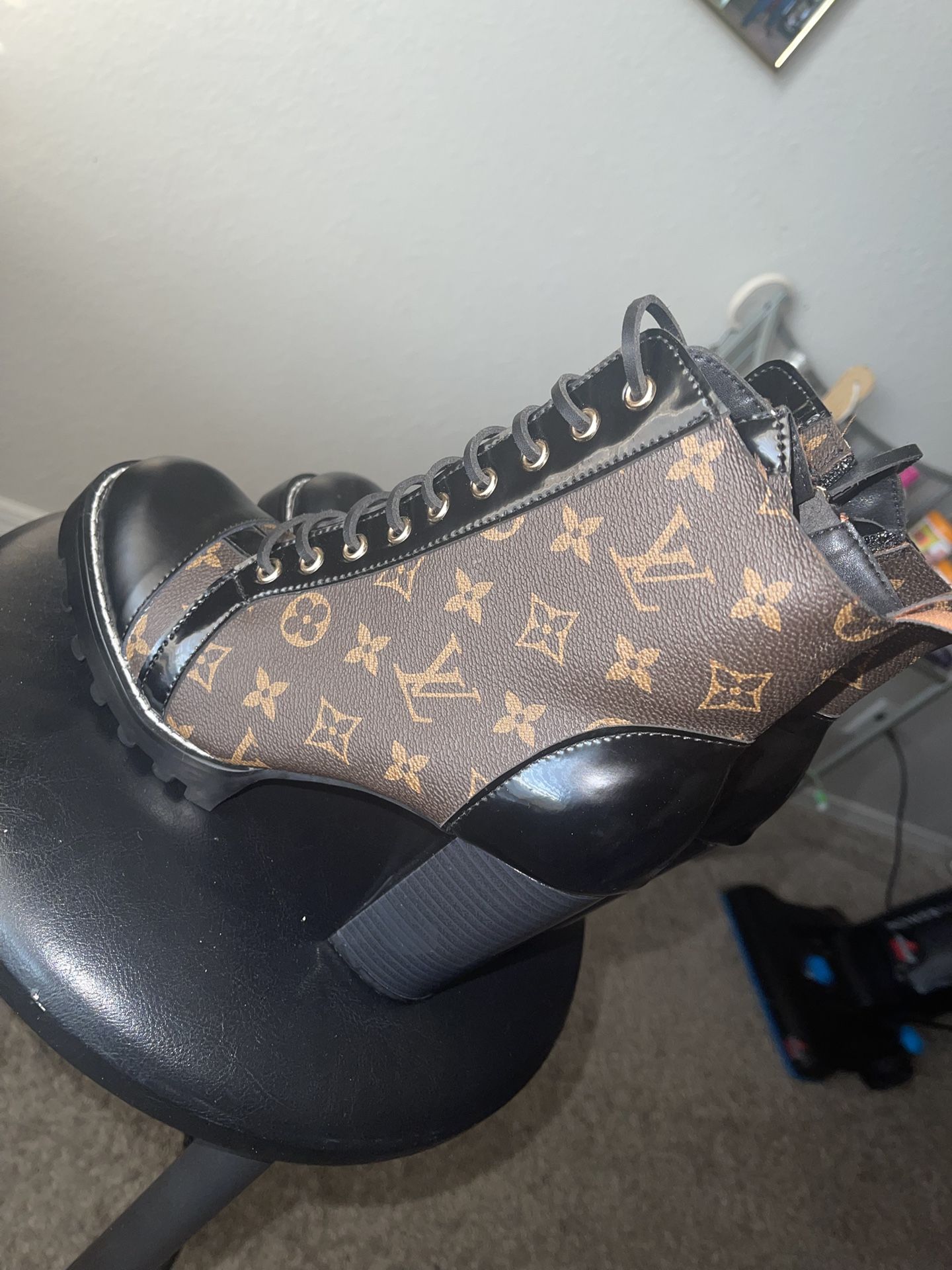 Shoes Louis Vuitton Star Trail Boots