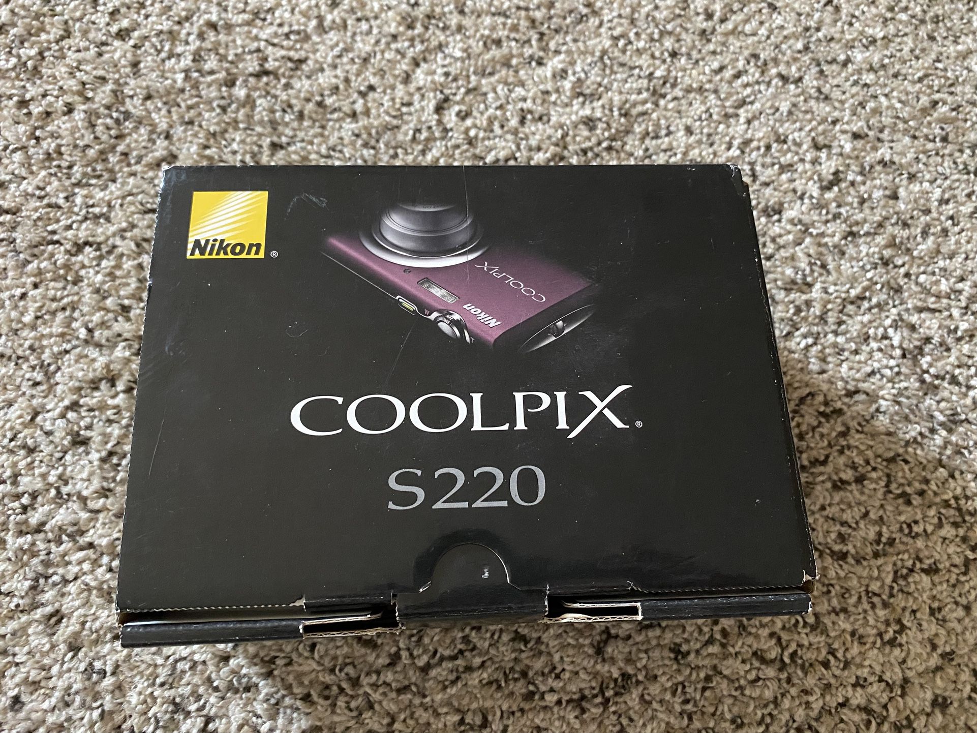 Nikon Coolpix S220