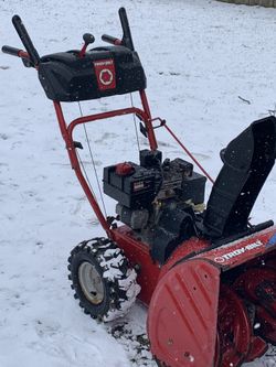 Self-tPropelled Troy Bilt Snowblower With Electric Start