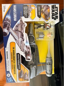 Hasbro Star Wars The Mandalorian's N-1 Starfighter and Figure Set