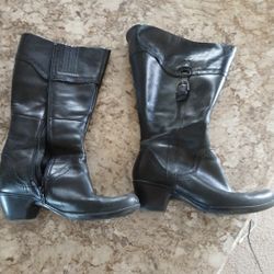 Clarks Women’s Black Leather Riding Boots – Size 6W