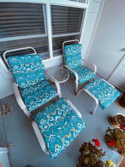 Vintage Patio Furniture - 5 pieces