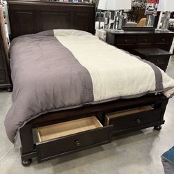 Six Piece Queen, Bedroom Set