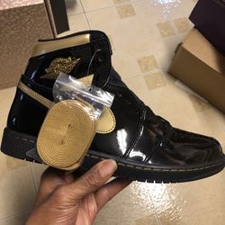 Air Jordan 1 Black Metallic Gold; DS; Size 10