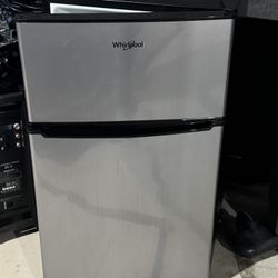 Whirlpool Mini-Fridge
