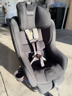 Nuna Rava Car Seat with Base