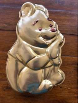 Scooby-Doo and Winnie the Pooh cake pans. Approx 14”
