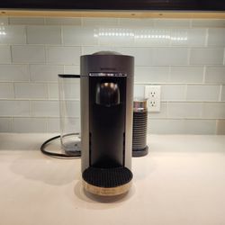 Nespresso Vertuo Plus by DeLonghi, with Aeroccino 3 Frother.