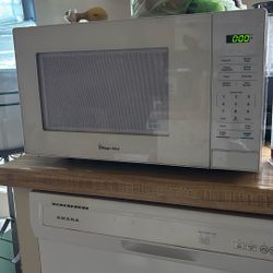 Magic Chef Microwave 