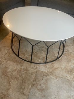 Round white coffee table