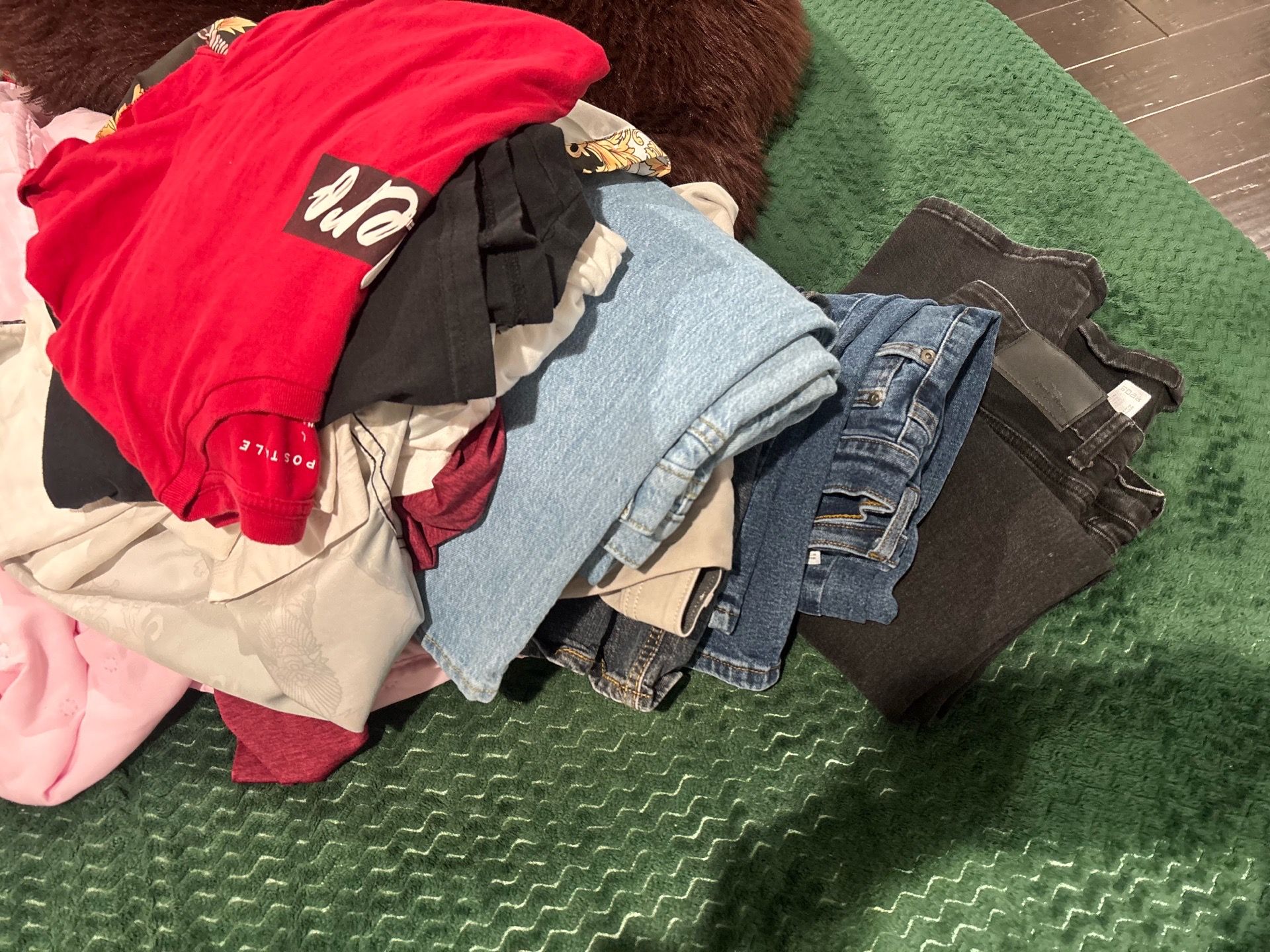 Men clothing and shoes all for 65$