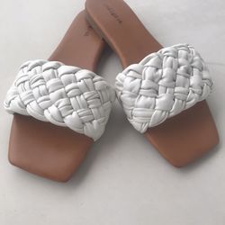 Flats/ Slip OnsNew/ 8,5