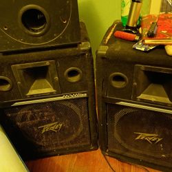 Peavy Speaker /Amp And Sub Woofers 