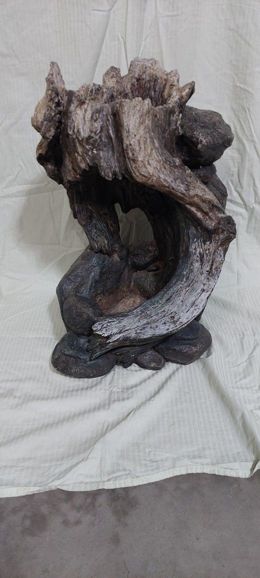 Log /tree Water Fountain.