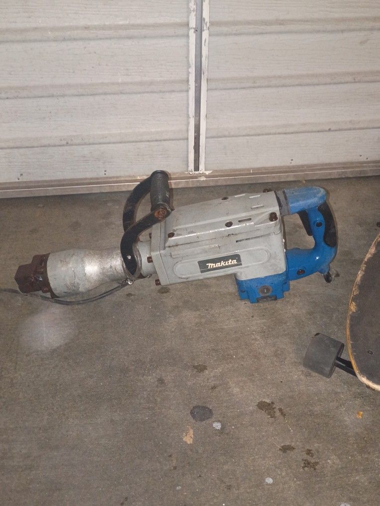 Makita Jack Hammer 