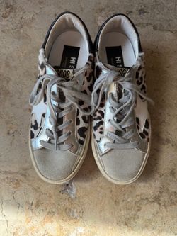 Golden goose shoe