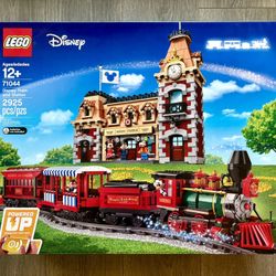 New LEGO Disney Train and Station 71044