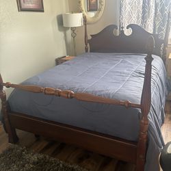 Queen Motion Essentials Adjustable Bed