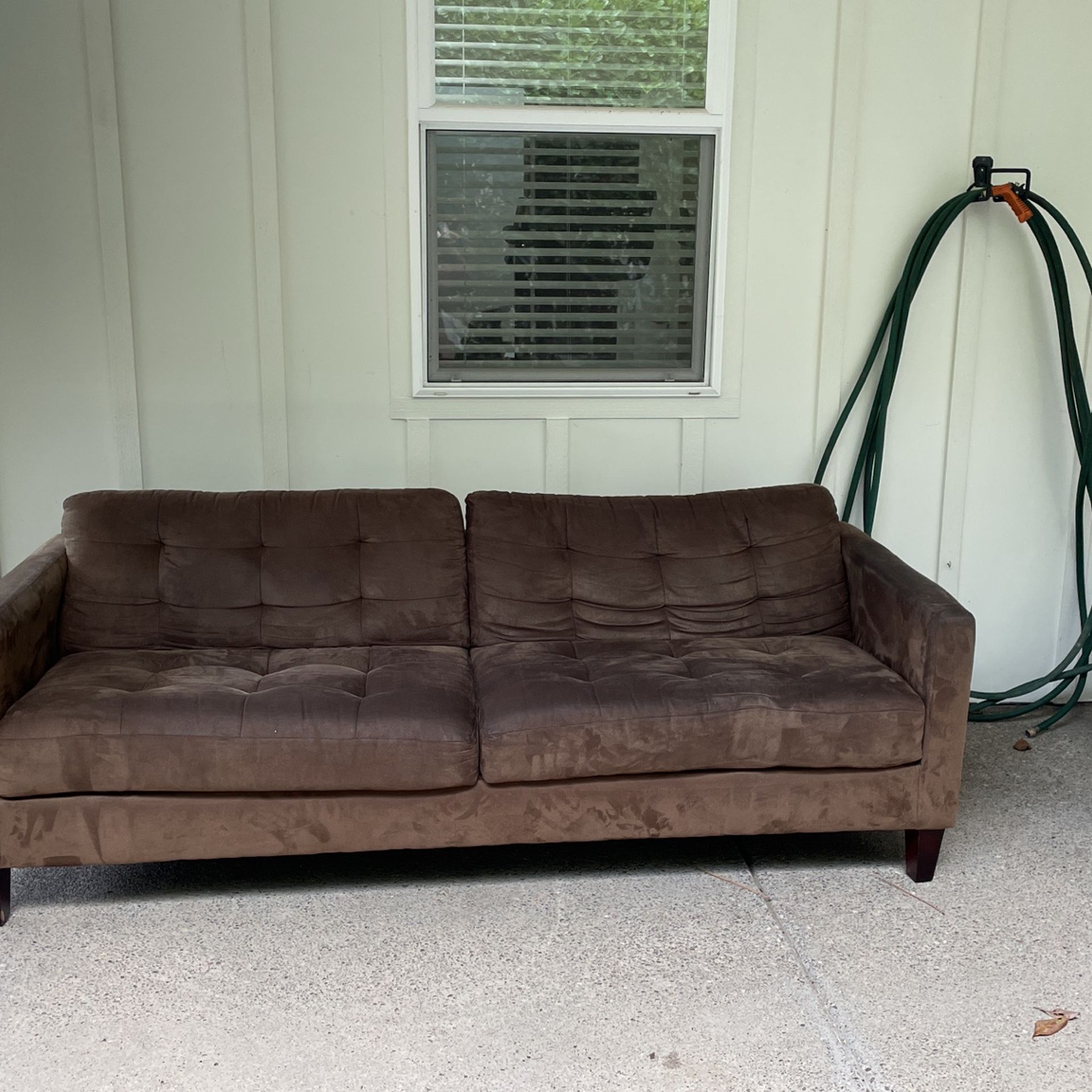 Free Couch 