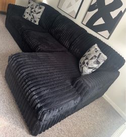 Midnight-Madness 2-Piece Sofa with chaise
