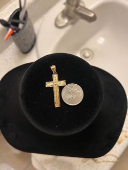 14k gold cross pendent
