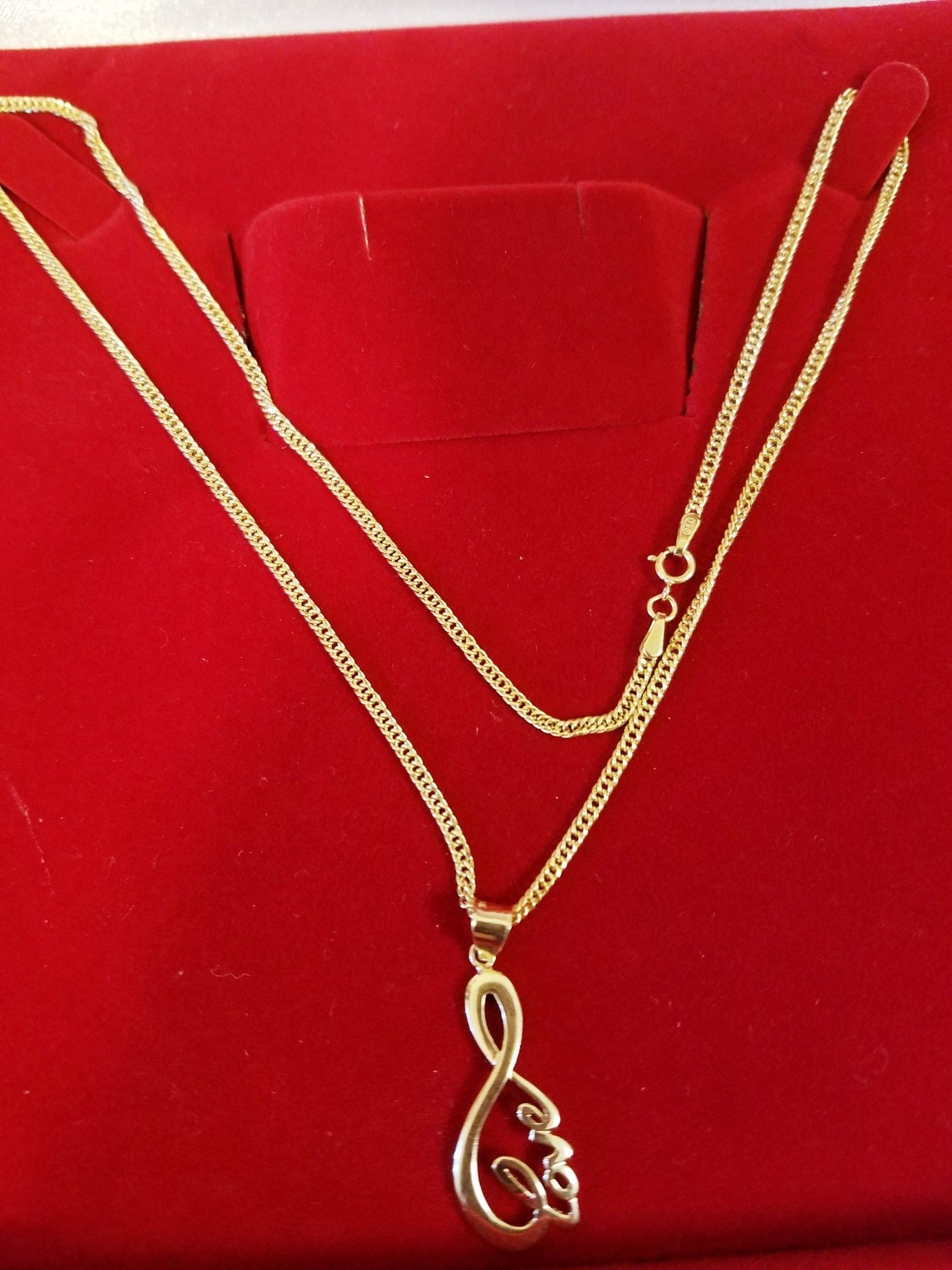 LV Set 18K Saudi Gold for Sale in Garden Grove, CA - OfferUp