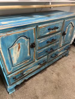 Hutch Dresser