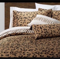 Opalhouse Comfort Set