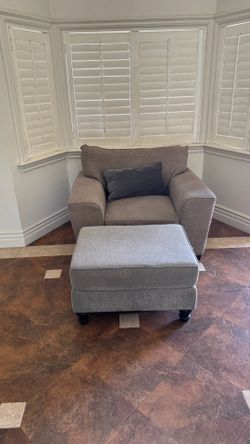 Oversized chair and ottoman