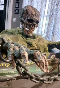 Grave Grabbing Corpse Prop SPIRIT Halloween Zombie Horror Animated Monster