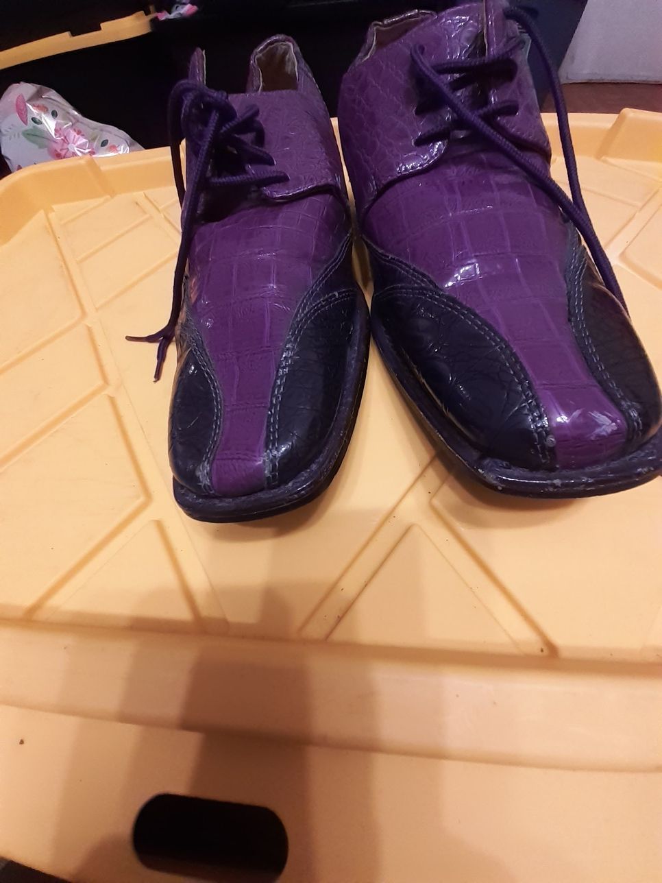 Purple size 9 in men dress shoes