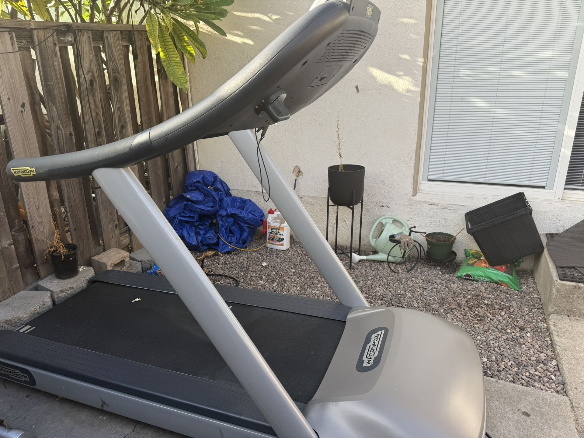 Techno Gym Commercial Treadmill. Jog700