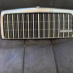 1994 Lincoln town car grill