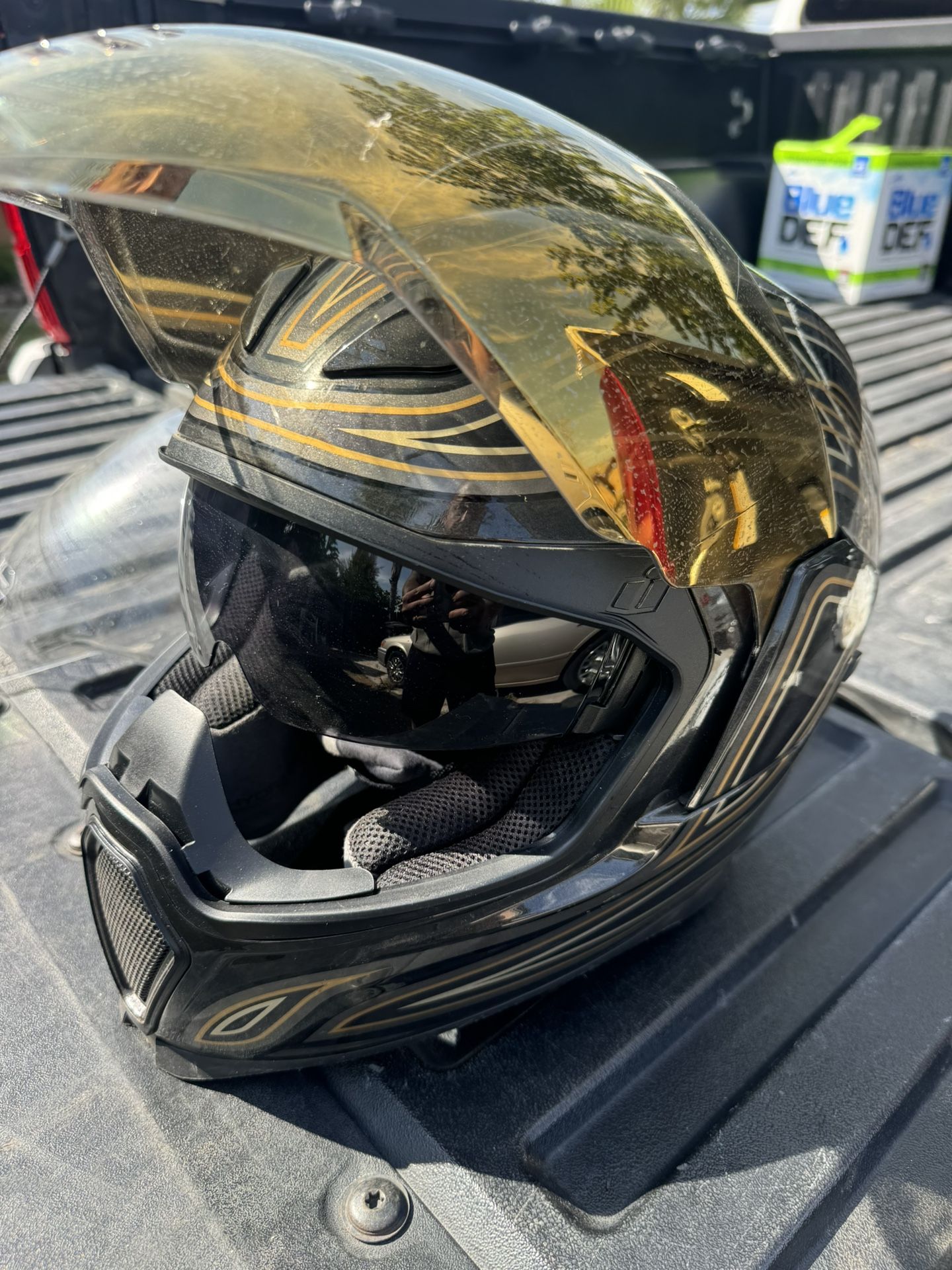 Motorcycle helmet