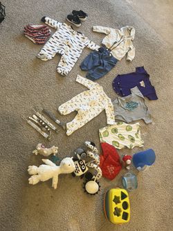 Lot Of Newborn Through 12 Months Clothes And Baby Blankets, Teethers,  Crib Toys, Toys, Crib Sheets Stuffed Animal Etc