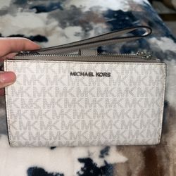 Michael Kors Wristlet/Wallet