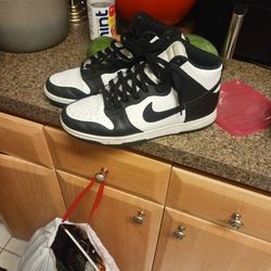 Nike Dunk High Panda