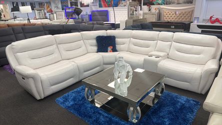 LAST ONE MUST GO!! Beautiful White Power Reclining Sectional $1499