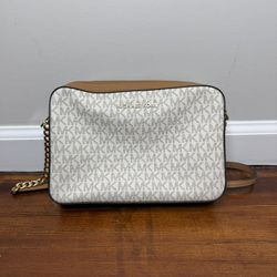 Michael Kors Jet Set Large Logo Crossbody Bag Purse Vanilla 