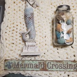 Mermaid And Shells Decor