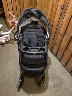 Graco Baby Stroller – Foldable, Good Condition