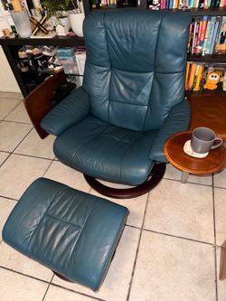 Stressless Mayfair recliner ottoman large model