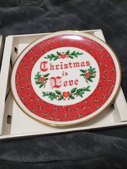 The Creative Circle Christmas plate