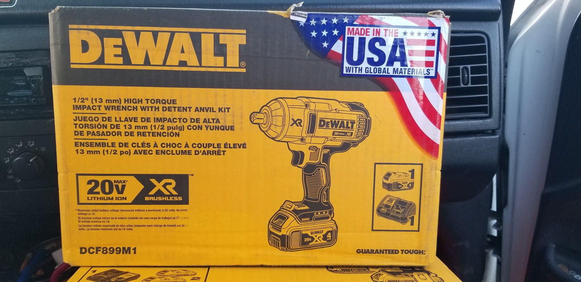 dewalt XR brushless 20V max 1/2 inch high torque impact wrench