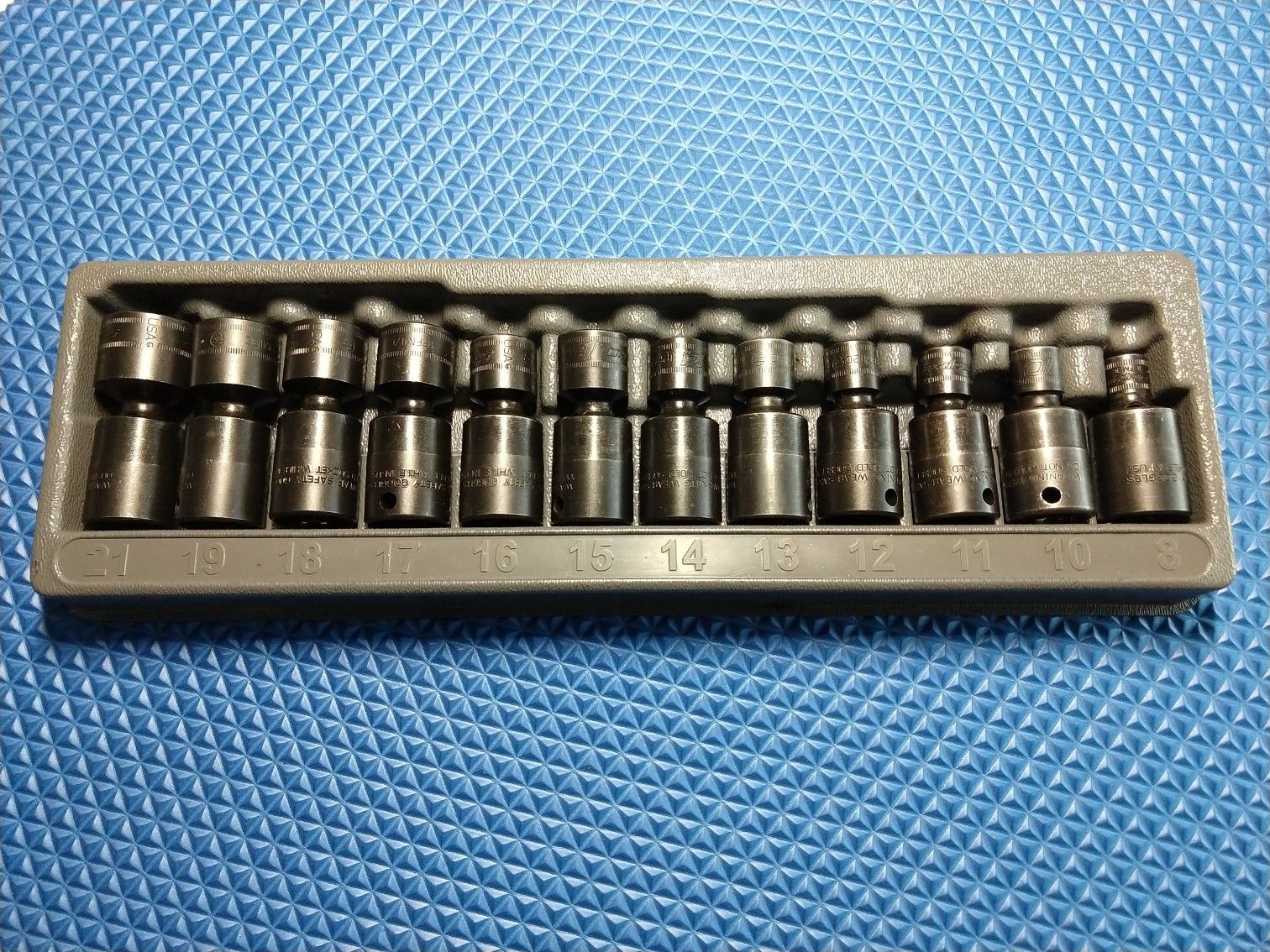 Snap-On 3/8" metric 8-21mm swivel impact Socket Set 212IPFM